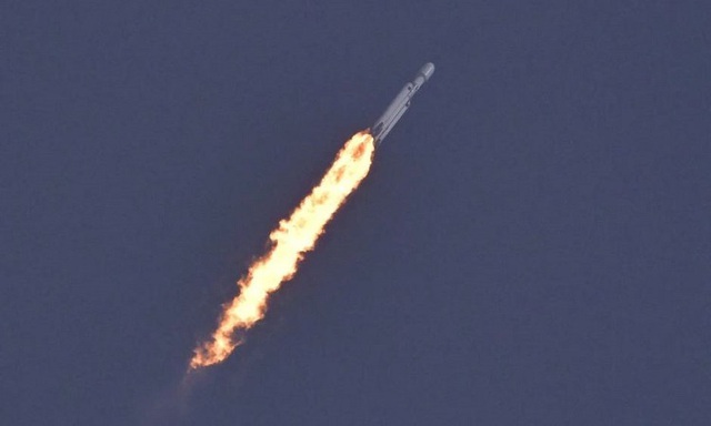 SpaceX tái khởi động sứ mệnh của tên lửa Falcon Heavy - Ảnh 1.