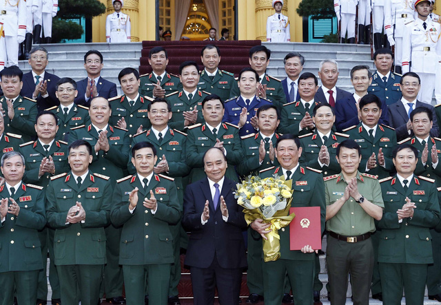 Thăng quân hàm Thượng tướng cho đồng chí Huỳnh Chiến Thắng - Ảnh 3.