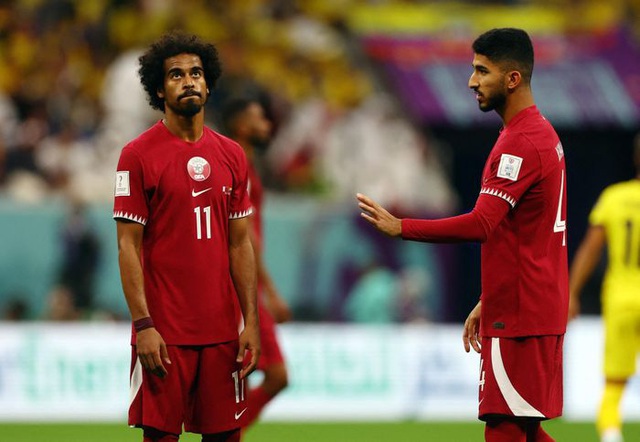 Qatar là đội chủ nhà đầu tiên thua trận mở màn World Cup - Ảnh 2.