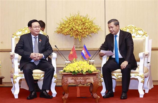 Chủ tịch Quốc hội tiếp Phó Tổng Tư lệnh Quân đội Campuchia - Ảnh 1.