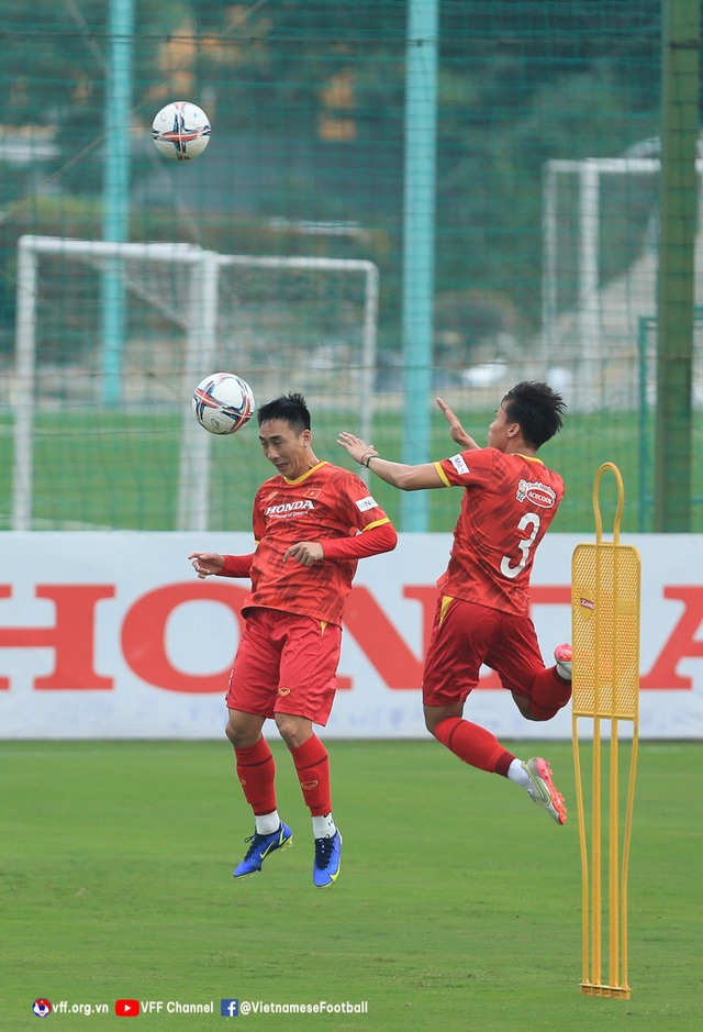 ĐT Việt Nam tập buổi đầu tiên, Quế Ngọc Hải mong chờ được thử tài với Borussia Dortmund - Ảnh 8.