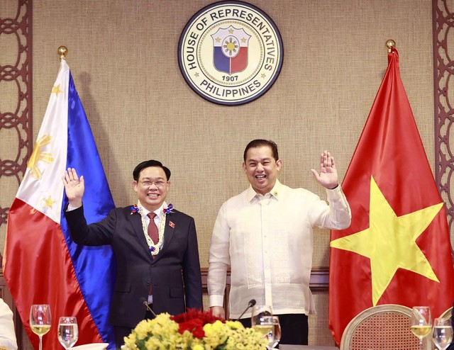 Chủ tịch Quốc hội Vương Đình Huệ bắt đầu chuyến thăm chính thức Philippines - Ảnh 9.