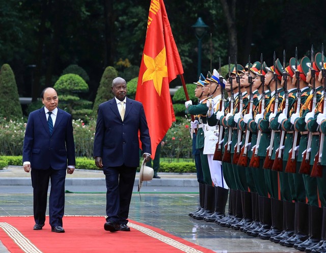 Chủ tịch nước Nguyễn Xuân Phúc chủ trì Lễ đón Tổng thống Uganda thăm chính thức Việt Nam - Ảnh 5.