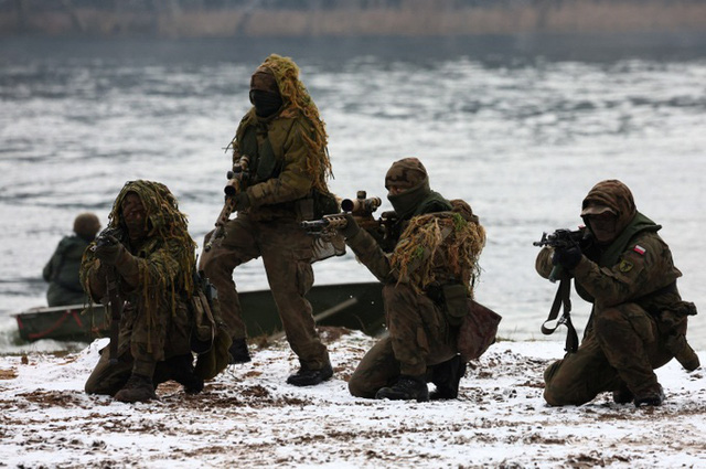 NATO tập trận tại vùng tử huyệt sát Nga - Ảnh 1.