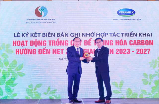 Góp phần cùng chính phủ thực hiện mục tiêu Net Zero 2050, Vinamilk tiếp tục hành trình trồng cây xanh - Ảnh 6.