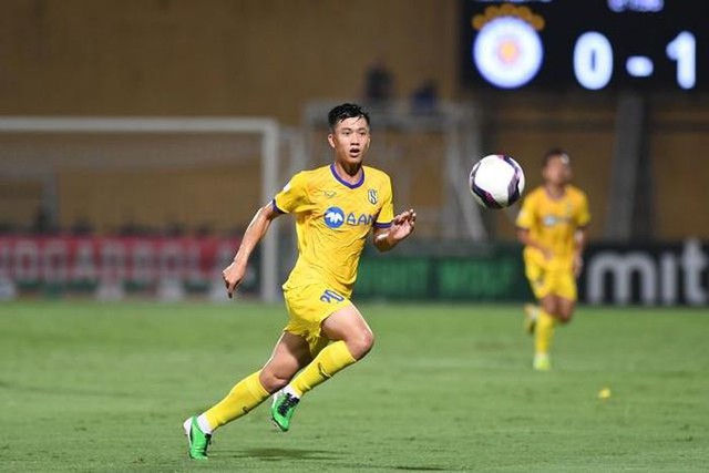 Phan Văn Đức gia nhập tân binh V.League - Ảnh 1.