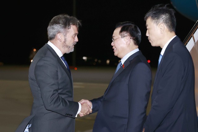 Chủ tịch Quốc hội Vương Đình Huệ bắt đầu thăm chính thức Australia - Ảnh 1.