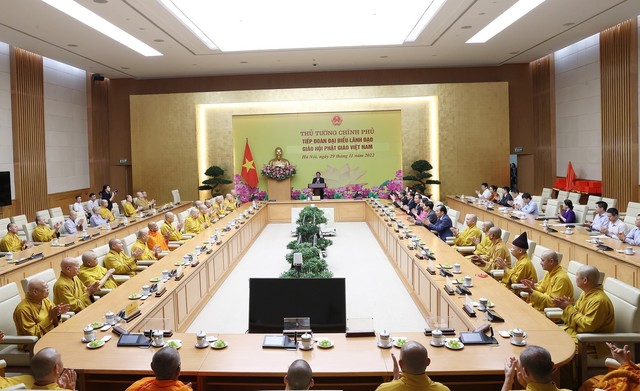 Thủ tướng: Phật giáo Việt Nam luôn gắn bó, đồng hành cùng dân tộc - Ảnh 2.