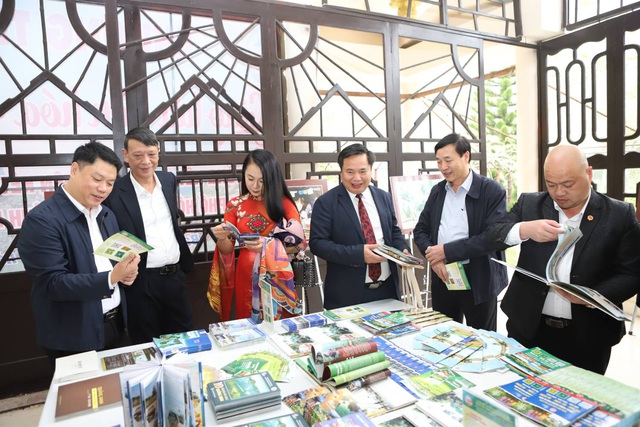 NTK Vũ Thảo Giang xuất sắc nhận giải thưởng thiết kế sản phẩm du lịch 2022 - Ảnh 2.