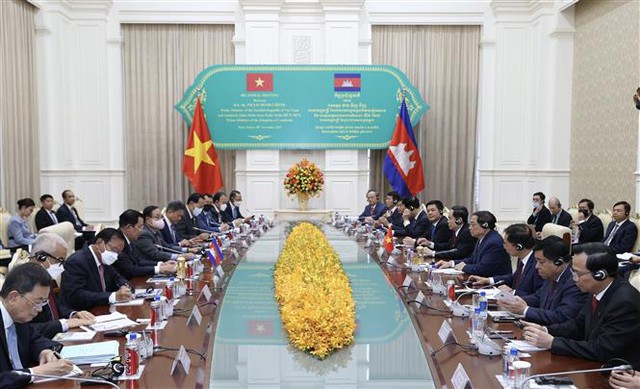 Thủ tướng Phạm Minh Chính hội đàm với Thủ tướng Campuchia - Ảnh 1.