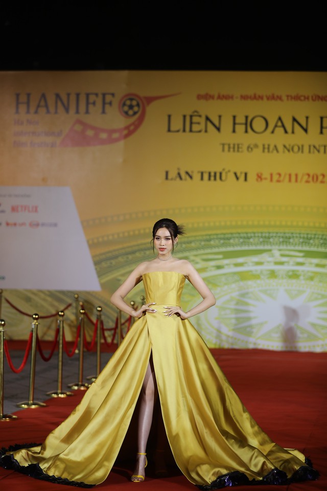 Hoa hậu Đỗ Thị Hà đọ sắc cùng dàn mỹ nhân tại lễ Khai mạc HANIFF VI - Ảnh 1.