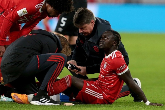 Sadio Mane dính chấn thương ngay trước thềm World Cup 2022 - Ảnh 1.