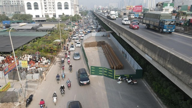 Hà Nội: Yêu cầu sớm khắc phục ùn tắc do thi công trên đường Nguyễn Xiển - Ảnh 1.