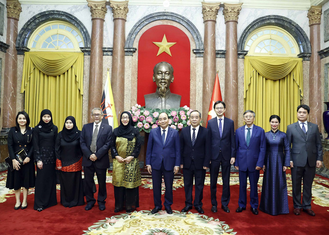 Chủ tịch nước Nguyễn Xuân Phúc tiếp Đại sứ Azerbaijan, Brunei đến trình Quốc thư - Ảnh 7.