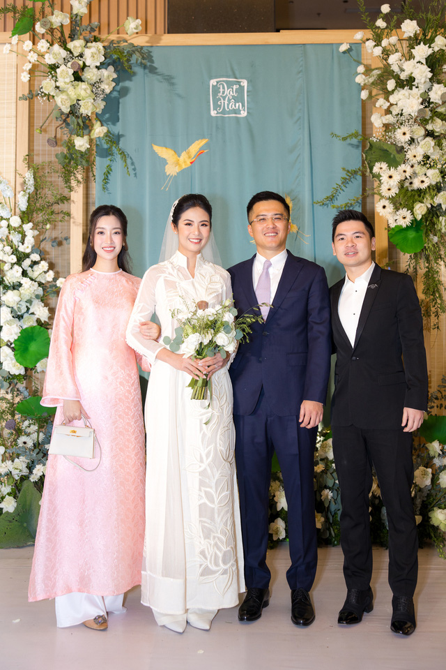 Sao Việt đồng loạt diện áo dài dự đám cưới Hoa hậu Ngọc Hân - Ảnh 2.