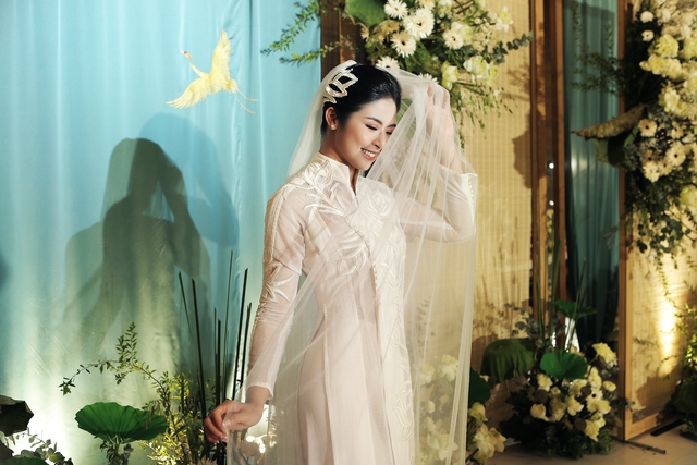 Hoa hậu Ngọc Hân hạnh phúc bước vào lễ đường trong tiếng đồng dao - Ảnh 12.