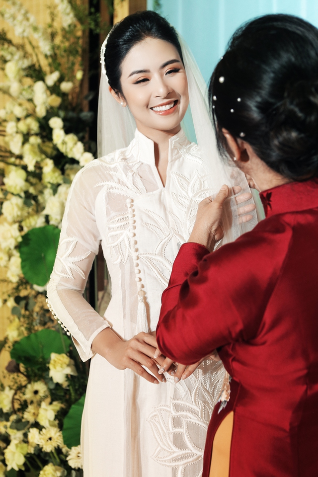 Hoa hậu Ngọc Hân hạnh phúc bước vào lễ đường trong tiếng đồng dao - Ảnh 15.