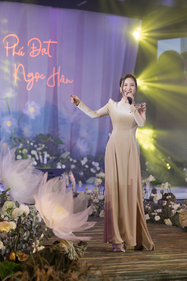 Sao Việt đồng loạt diện áo dài dự đám cưới Hoa hậu Ngọc Hân - Ảnh 18.