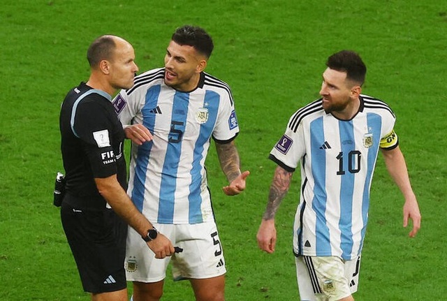 Trọng tài bị Messi chỉ trích chia tay World Cup 2022 - Ảnh 2.