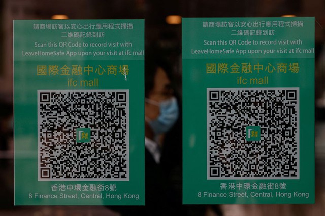 Hong Kong (Trung Quốc) giảm hạn chế đối với khách du lịch, bỏ ứng dụng COVID-19 - Ảnh 1.