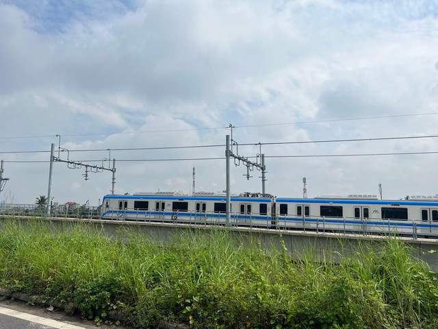 Metro Bến Thành - Suối Tiên sẽ được chạy thử đoạn trên cao - Ảnh 1.