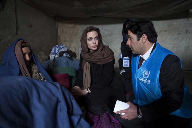 Angelina Jolie rời vai trò đặc phái viên của cơ quan tị nạn Liên Hợp Quốc - Ảnh 1.