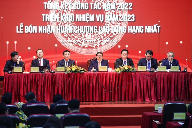 Thủ tướng dự Hội nghị triển khai nhiệm vụ năm 2023 của Bộ Thông tin và Truyền thông - Ảnh 4.