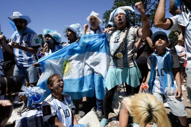 Biển người ăn mừng Argentina vô địch World Cup - Ảnh 8.