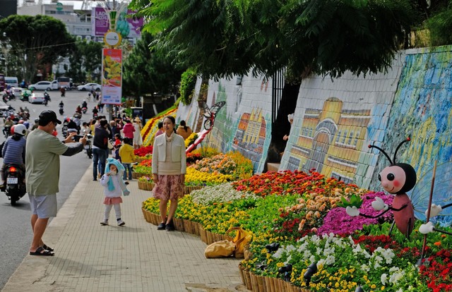 Festival hoa Đà Lạt 2022 chính thức khai mạc - Ảnh 12.