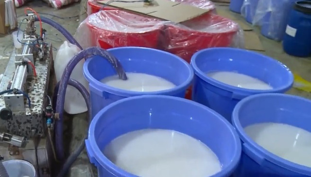 Sản xuất sữa tắm, dầu gội bằng công nghệ xô chậu - Ảnh 3.