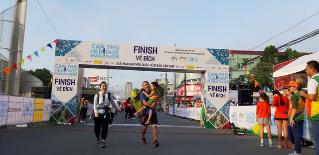 Marathon Quốc tế Di sản Cần Thơ thu hút hàng nghìn người thử thách ở cự ly mới – 42km   - Ảnh 4.
