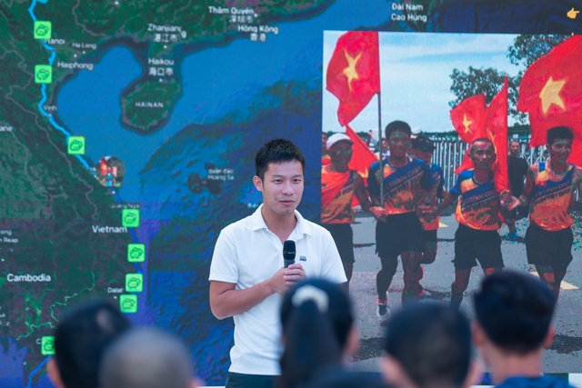 Hành trình chạy bộ tiếp sức xuyên Việt 2023 - Chạy vì nụ cười cho các em nhỏ kém may mắn - Ảnh 1.