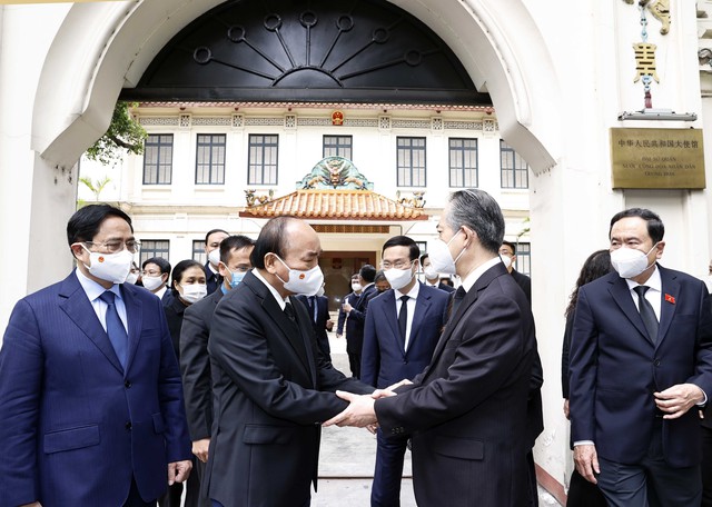 Lãnh đạo Đảng, nhà nước viếng nguyên Tổng Bí thư, Chủ tịch Trung Quốc Giang Trạch Dân - Ảnh 1.