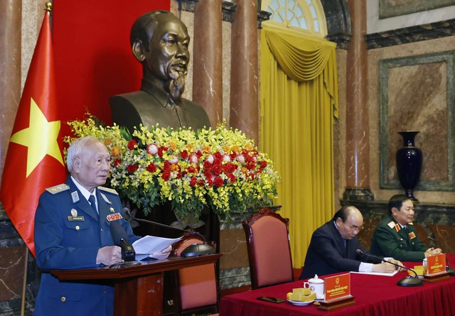 Chủ tịch nước Nguyễn Xuân Phúc gặp mặt cựu chiến binh Sư đoàn 361 - Ảnh 3.