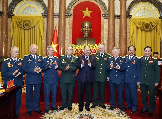 Chủ tịch nước Nguyễn Xuân Phúc gặp mặt cựu chiến binh Sư đoàn 361 - Ảnh 4.