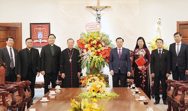 Bí thư Thành ủy Hà Nội chúc mừng Giáng sinh Tòa Tổng giám mục Hà Nội - Ảnh 1.