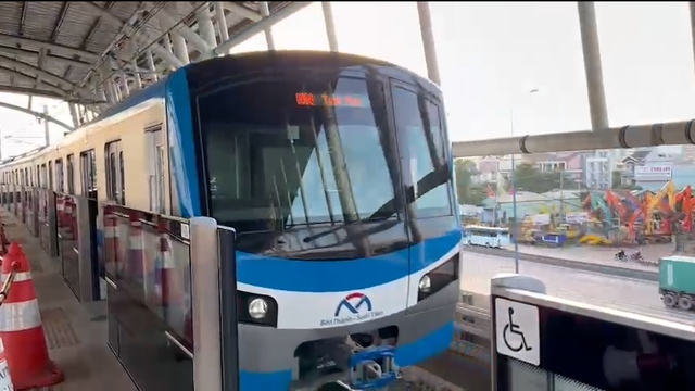 Metro Số 1 Bến Thành - Suối Tiên chạy thử đoạn dài 9km - Ảnh 1.