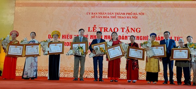 Hà Nội: Vinh danh 66 Nghệ nhân Nhân dân, Nghệ nhân Ưu tú lĩnh vực di sản văn hóa phi vật thể - Ảnh 3.