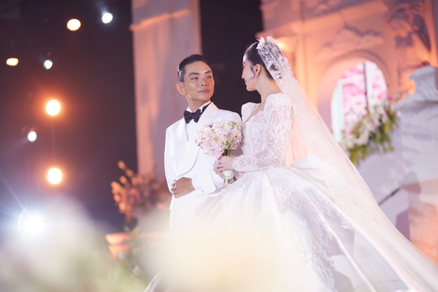 Đám cưới như cổ tích của Khánh Thi: Tôi đã tìm thấy chồng mình  - Ảnh 5.