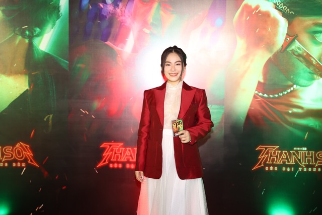 Ninh Dương Lan Ngọc - Chi Pu chiếm spotlight thảm đỏ phim Thanh Sói - Ảnh 16.
