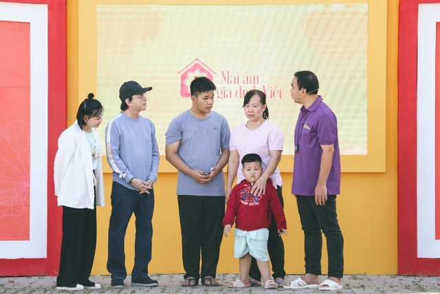 Mái ấm gia đình Việt: Tiếp nối hành trình nâng bước đến trường cho trẻ mồ côi - Ảnh 2.