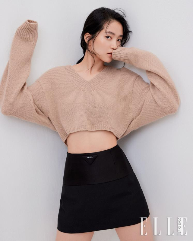 Kim Tae Ri cuốn hút trên Elle tháng 12 - Ảnh 7.