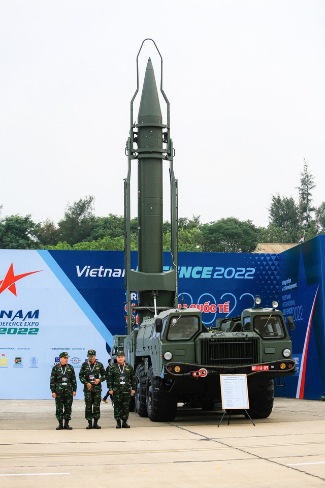 Nhiều vũ khí hiện đại được trưng bày tại Triển lãm Quốc phòng quốc tế Việt Nam 2022 - Ảnh 2.