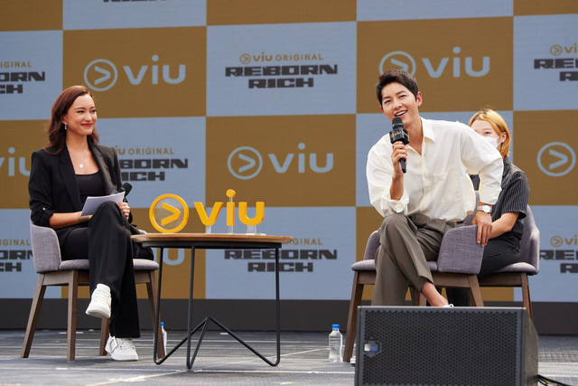 Song Joong Ki họp báo buổi chiều, người hâm mộ chờ từ 6 giờ sáng - Ảnh 1.
