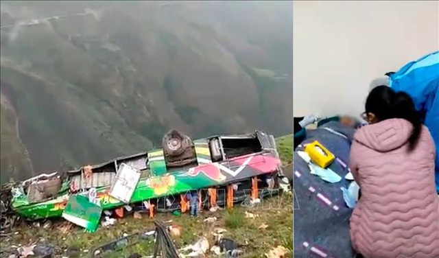 Xe bus lao xuống khe núi sâu tại Peru khiến hàng chục người thương vong - Ảnh 1.