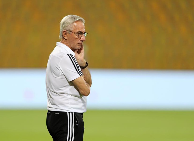 HLV Bert van Marwijk chia tay ĐT UAE - Ảnh 2.