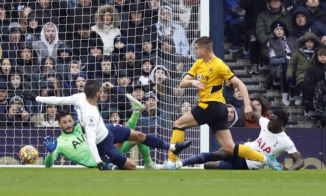 Hàng thủ thi đấu tệ hại, Tottenham thua trận thứ 3 liên tiếp - Ảnh 1.