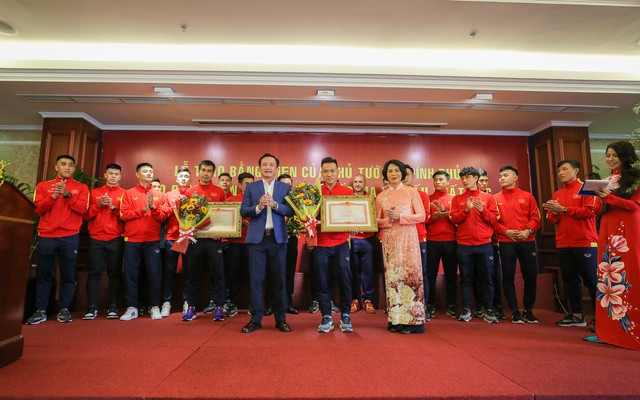 ĐT Futsal Việt Nam nhận bằng khen của Thủ tướng Chính phủ - Ảnh 1.