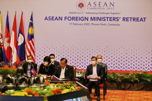 Hội nghị hẹp Bộ trưởng Ngoại giao ASEAN ASEAN Hành động: Cùng ứng phó các thách thức - Ảnh 1.