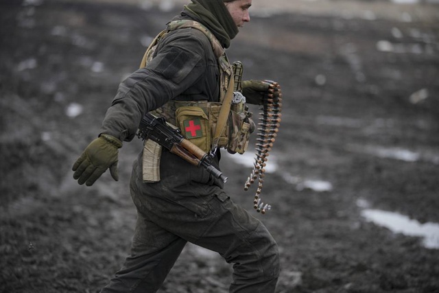 Anh kết thúc huấn luyện quân sự ở Ukraine - Ảnh 1.